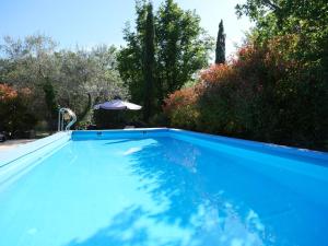 Bazén v ubytovaní Holiday Home Fiore by Interhome alebo v jeho blízkosti