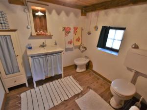 Kúpeľňa v ubytovaní Holiday Home Rustico Olmo by Interhome