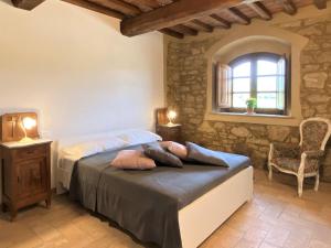 Posteľ alebo postele v izbe v ubytovaní Apartment Saxum by Interhome