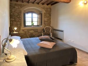 Posteľ alebo postele v izbe v ubytovaní Apartment Saxum by Interhome