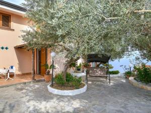 Vonkajšia záhrada v ubytovaní Holiday Home Relais Cacace by Interhome
