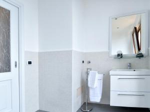 Kúpeľňa v ubytovaní Holiday Home Relais Cacace by Interhome