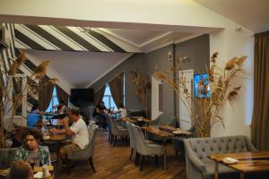 Galería fotográfica de Foton Hotel & Restaurant en Ochakiv