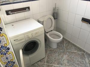 Koupelna v ubytování Casa MYA con terreno privado y parking compartido - a 800m de Playa Poniente