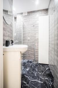 Fotografia z galérie ubytovania oompH Warsaw Big Apartment with Balcony near Old Town vo Varšave