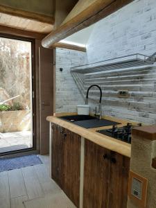 A kitchen or kitchenette at Villa Michela