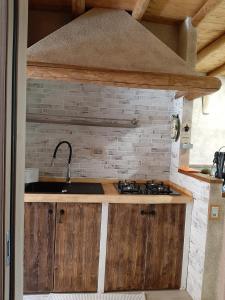 A kitchen or kitchenette at Villa Michela