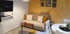 TV a/nebo společenská místnost v ubytování Apartman Ivano Cres
