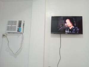 En TV eller et underholdningssystem på MJ Home