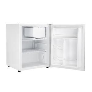 um frigorífico branco vazio com a porta aberta em Pousada Morada dos ANJOS em Penha