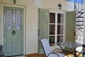 Balkón alebo terasa v ubytovaní Κέντρο Αίγινα ήσυχη κατοικία90τμ δίπλα στη θάλασσα