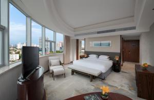 Gallery image of Golden Shining New Century Grand Hotel Beihai in Beihai