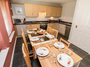 Dapur atau dapur kecil di Tides Reach