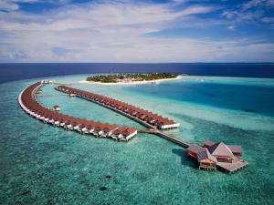 Letecký snímek ubytování The Standard, Huruvalhi Maldives