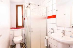 Koupelna v ubytování Casa Verònica + 30 fotografií
