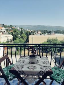 Rõdu või terrass majutusasutuses Guesthouse DONA
