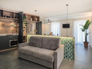 A kitchen or kitchenette at Dreamers Sea View