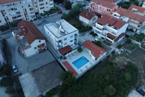 Bazén v ubytování Apartment Zara - luxury apartment with private pool nebo v jeho okolí
