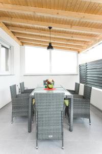 Posezení v ubytování Apartment Zara - luxury apartment with private pool