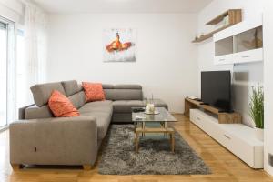Posezení v ubytování Apartment Zara - luxury apartment with private pool