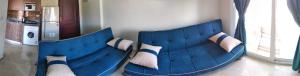 A seating area at بورتو السخنه الكاربيان العاب مائيه - عائلات فقط