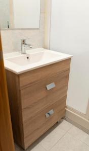 A bathroom at Hostal Santa Cruz