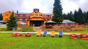Vonkajšia záhrada v ubytovaní Horský hotel Kolínská bouda