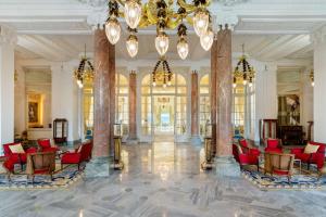 Coin salon dans l'établissement Hôtel du Palais Biarritz, in The Unbound Collection by Hyatt