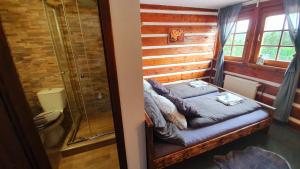 Koupelna v ubytování Horský hotel Kolínská bouda