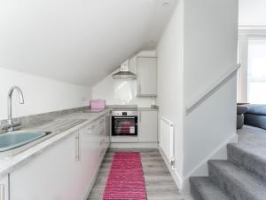 Gallery image of Pass the Keys Lovely Centrally located Apartment in Westbourne in Bournemouth