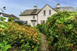 Κήπος έξω από το Rose Bank Cottage