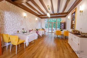 Restaurace v ubytování Moviliţa Residence