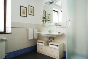 A bathroom at Affittacamere La Piazzetta
