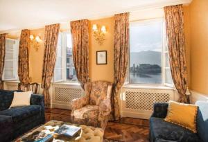 Χώρος καθιστικού στο Casa Orta appartamento con vista lago