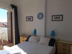 Katil atau katil-katil dalam bilik di Tavira - Cozy flat with explendid view +30 gambar