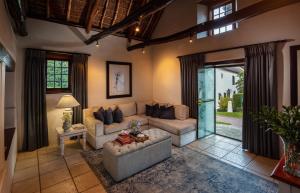 Posezení v ubytování Grande Roche Hotel + 49 fotografií