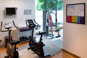 Fitness centrum a/nebo fitness zařízení v ubytování Hotel Zentral Gijón Rey Pelayo