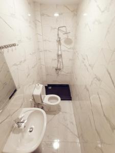 Un baño de Golden Palace Hotel