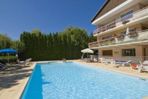 Πισίνα στο ή κοντά στο Hôtel & Restaurant Azur +19 φωτογραφίες