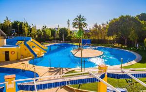 Bazén v ubytování 806 Minerva Apartamento - Vista al mar, la piscina y la montaña - Excelente wifi nebo v jeho okolí