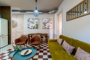 A seating area at Doña Elvira Suites Cathedral