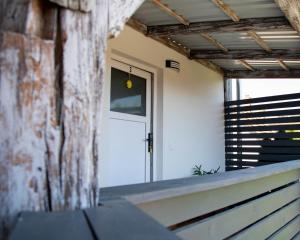 Balkón alebo terasa v ubytovaní Koller Apartmanház