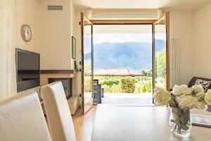 Nespecifikovaný výhled na hory nebo výhled na hory při pohledu z apartmánu