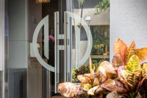 Certifikát, hodnocení, plakát nebo jiný dokument vystavený v ubytování Fortune House Hotel Suites