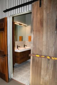 Ванная комната в Idlewild Bridgetown