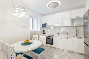 Gallery image of Villa Donna apartments in Herceg-Novi +78 photos