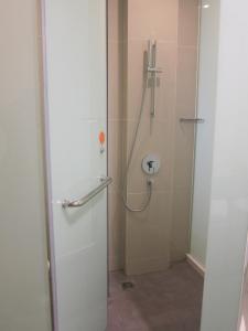 O baie la POP! Hotel Diponegoro