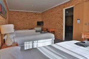 Wonthaggi Motel客房内的一张或多张床位