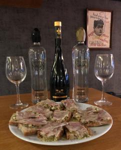 Foto dalla galleria di Hotel Des Voyageurs a Le Rouget