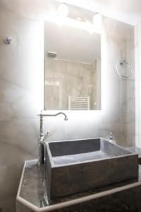 Kúpeľňa v ubytovaní Ionian View Apartment + 17 fotografií